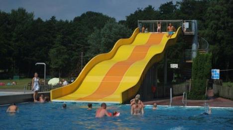 Piscines autour le parc de vacances